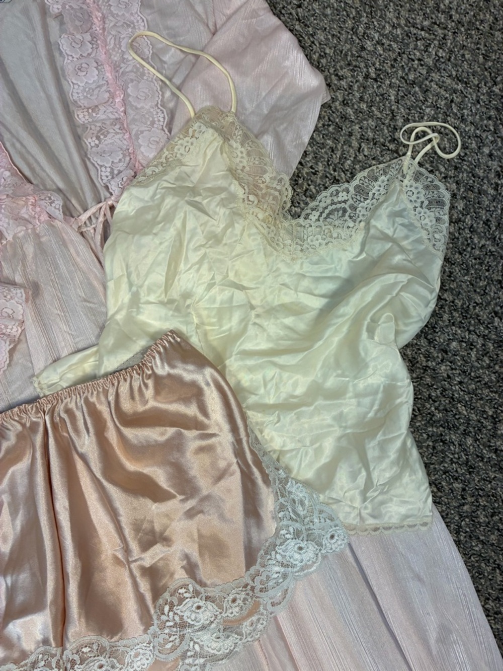 VTG Lingerie Victoria Secret Rikki Lot 3 Items Satin Lace Robe Camisole Shorts - Picture 2 of 14